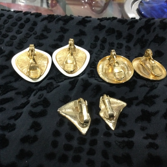 Vintage Monet earrings - Picture 2 of 3